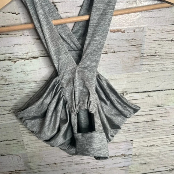 shakuhachi top  xs grey crop top - Picture 5 of 11